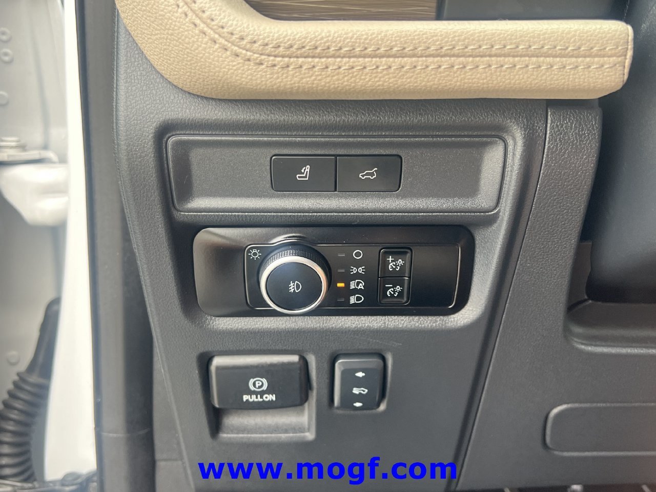 Used 2024 Ford Expedition Limited RWD image 18