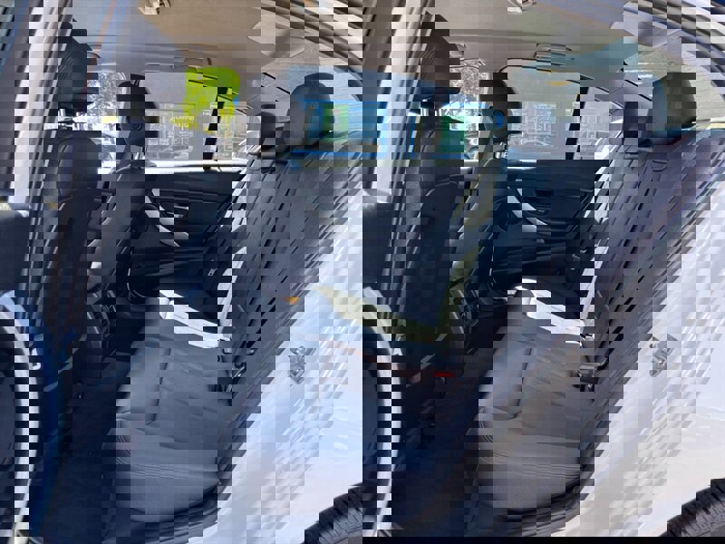 Used 2014 BMW 320i Sedan image 11