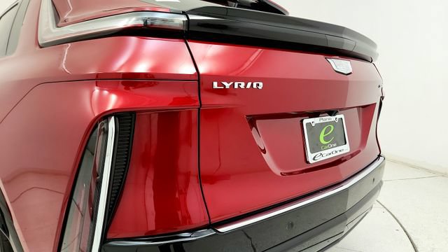 Used 2024 Cadillac Lyriq Tech w/ LPO, Floor Liner Package AWD/4WD image 27
