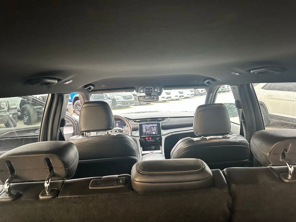 Used 2024 Jeep Grand Cherokee L Laredo image 40