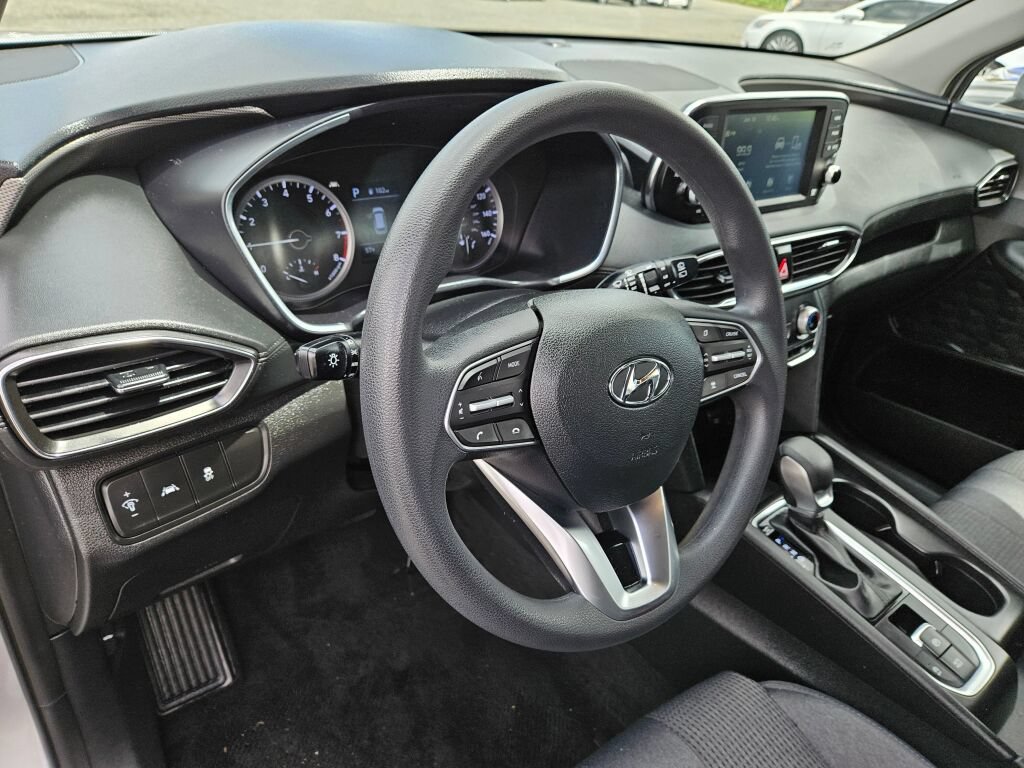 Used 2020 Hyundai Santa Fe SE FWD image 15