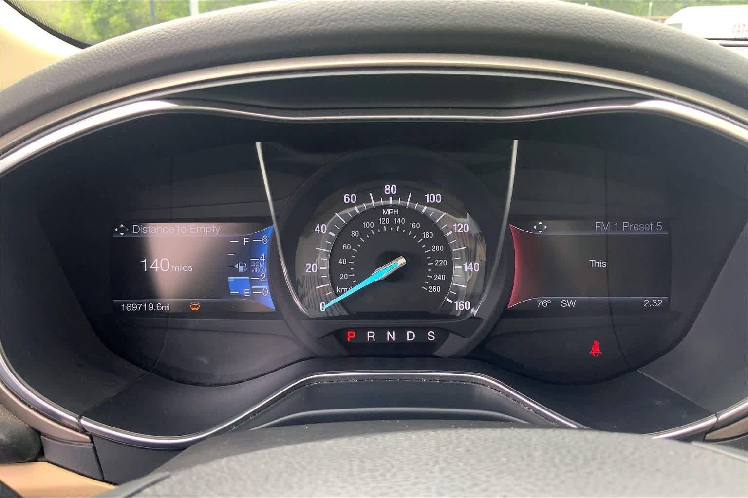 Used 2015 Ford Fusion SE FWD image 26