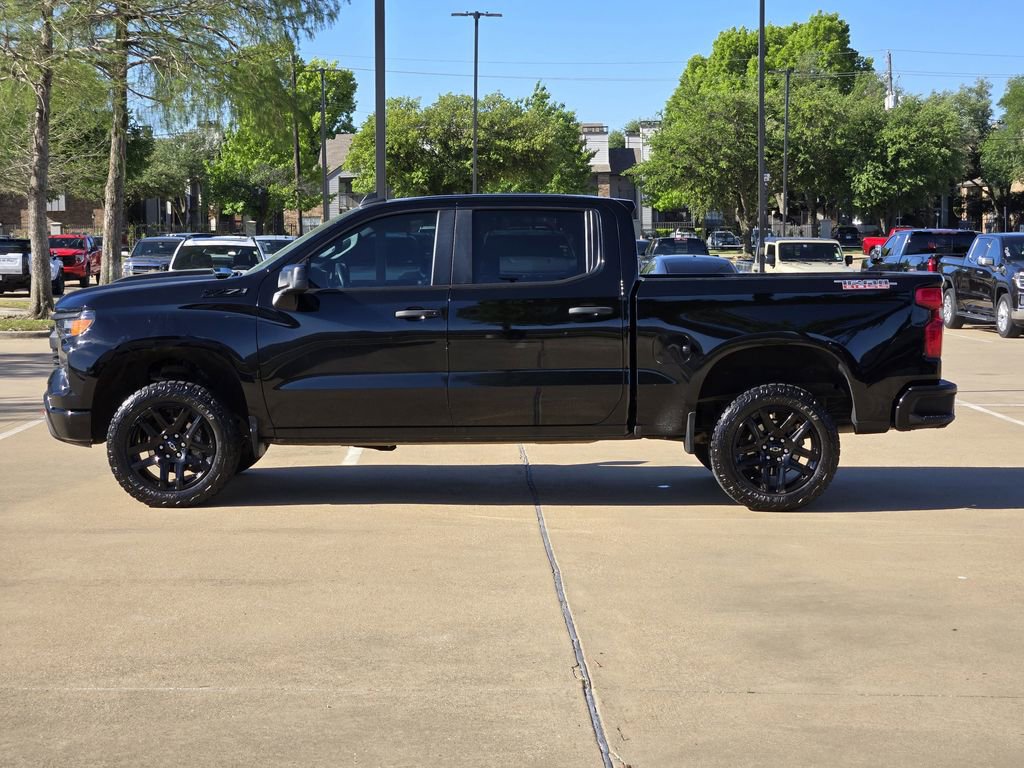 Used 2024 Chevrolet Silverado 1500 Custom Trail Boss w/ LPO, Dark Essentials Package image 4