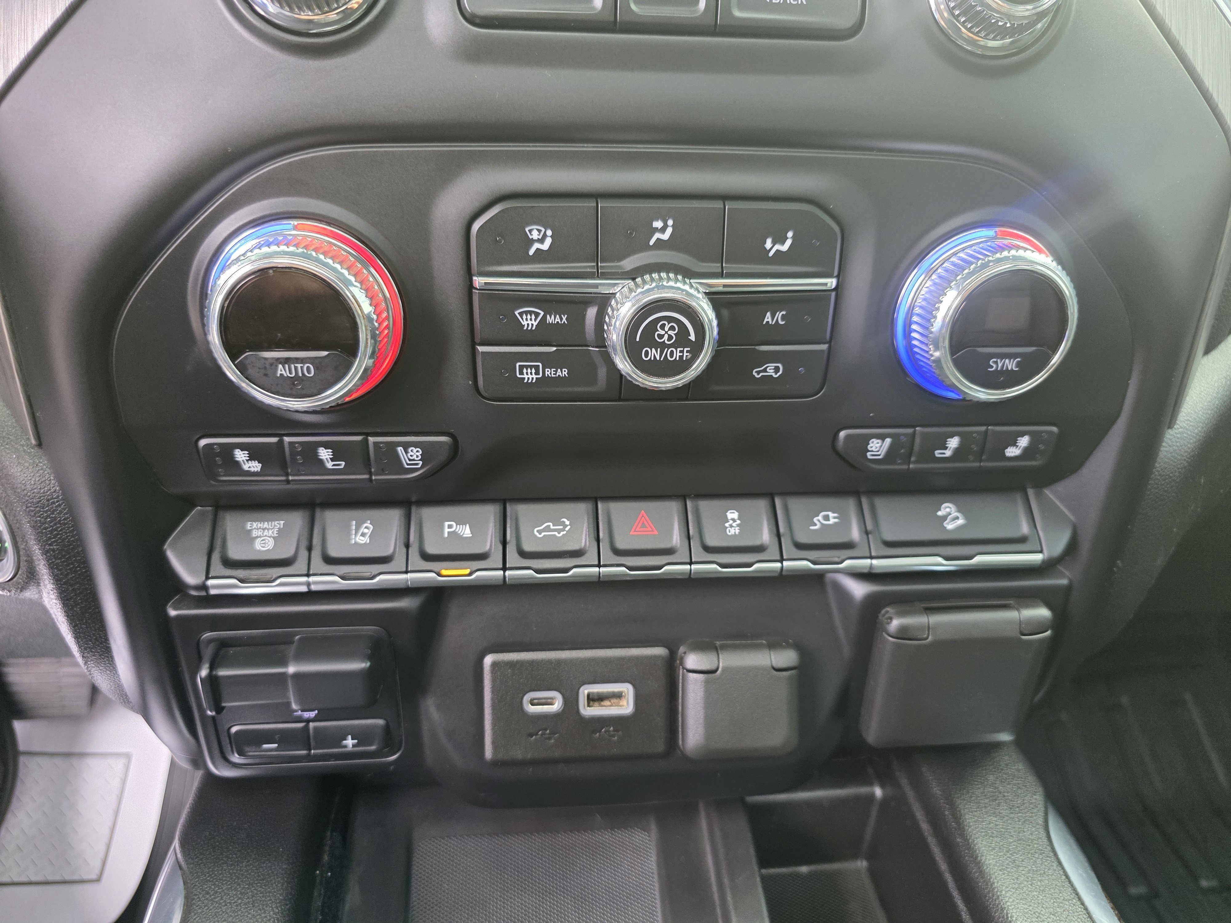 Used 2022 GMC Sierra 3500 Denali w/ Denali Ultimate Package image 20