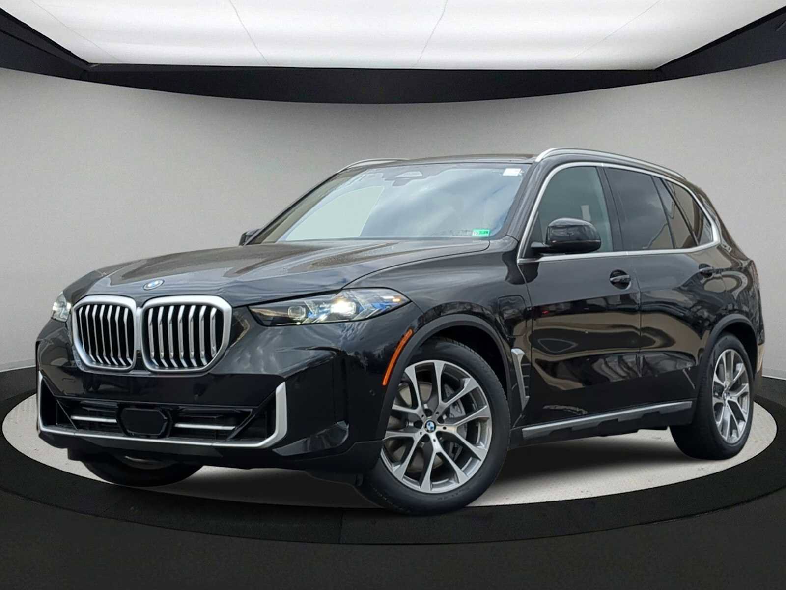 New 2026 BMW X5 xDrive50e w/ Premium Package