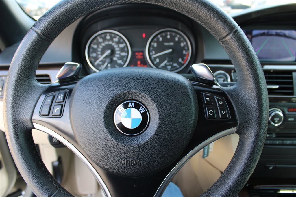 Used 2009 BMW 335i Convertible image 33