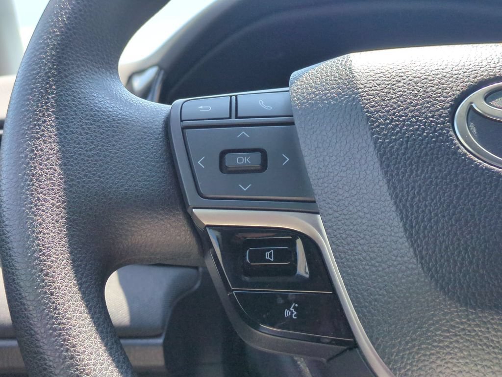 Used 2025 Toyota Camry LE FWD image 21