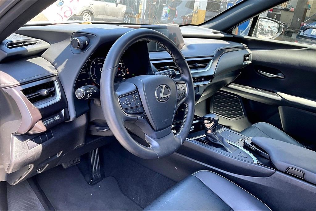 Used 2022 Lexus UX 200 w/ Accessory Package (Z2) image 9