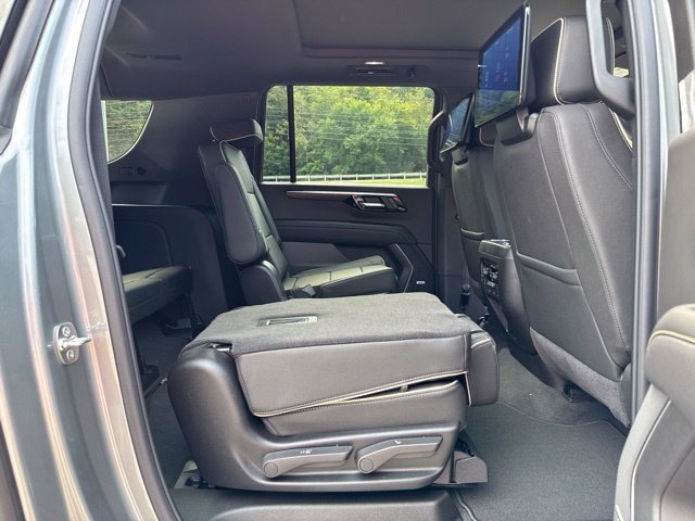 New 2026 Chevrolet Suburban Premier AWD/4WD image 28