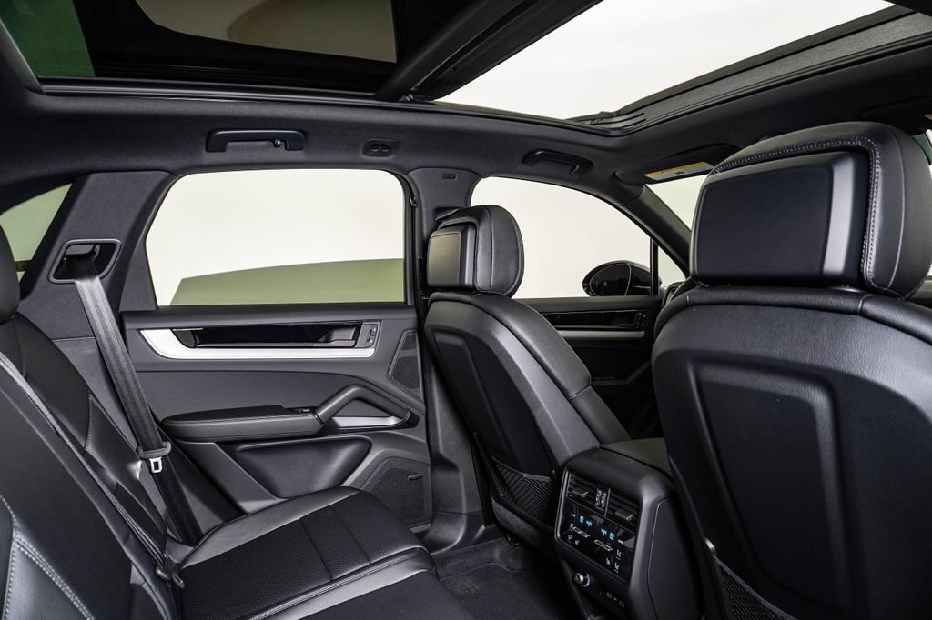 New 2026 Porsche Cayenne AWD/4WD image 16