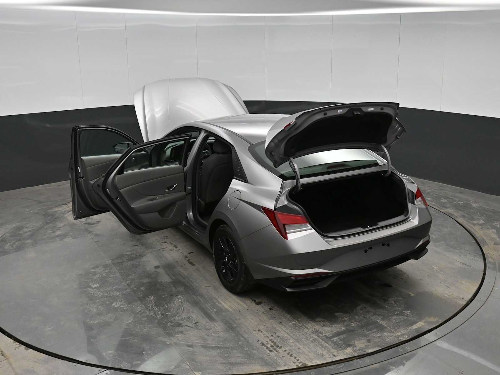 Used 2023 Hyundai Elantra SEL image 38