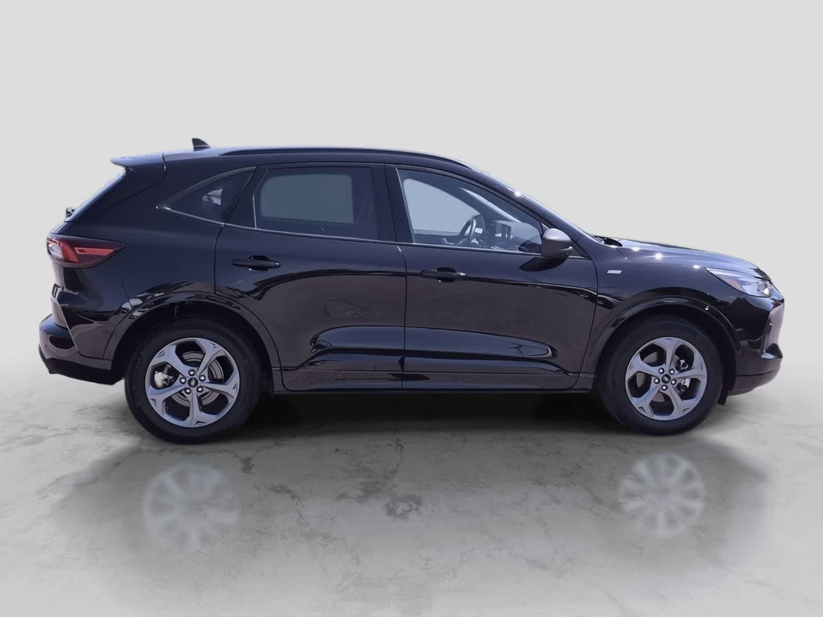 Certified 2024 Ford Escape ST-Line w/ Tech Pack #1 AWD/4WD image 9