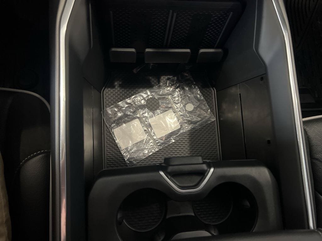 New 2026 RAM 1500 Laramie AWD/4WD image 17