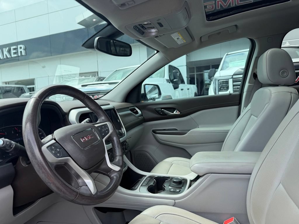 Used 2020 GMC Acadia SLT w/ Trailering Package FWD image 11