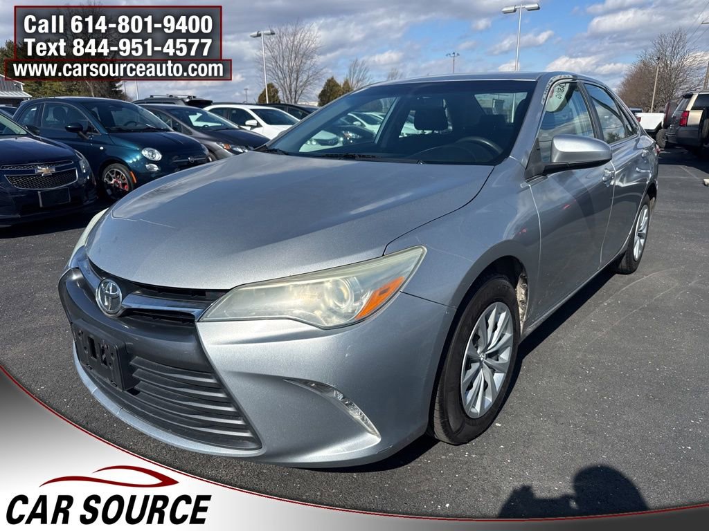 Used 2016 Toyota Camry LE image 2