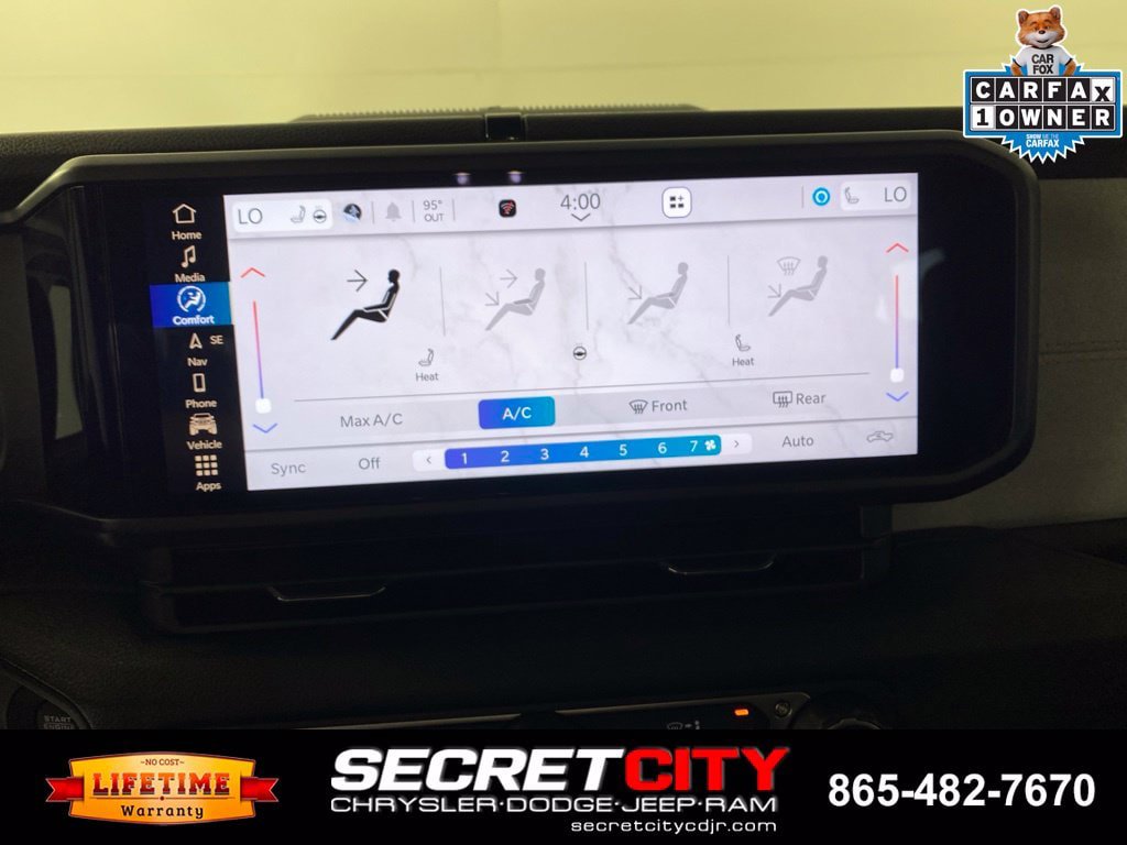 Used 2025 Jeep Gladiator Mojave AWD/4WD image 21
