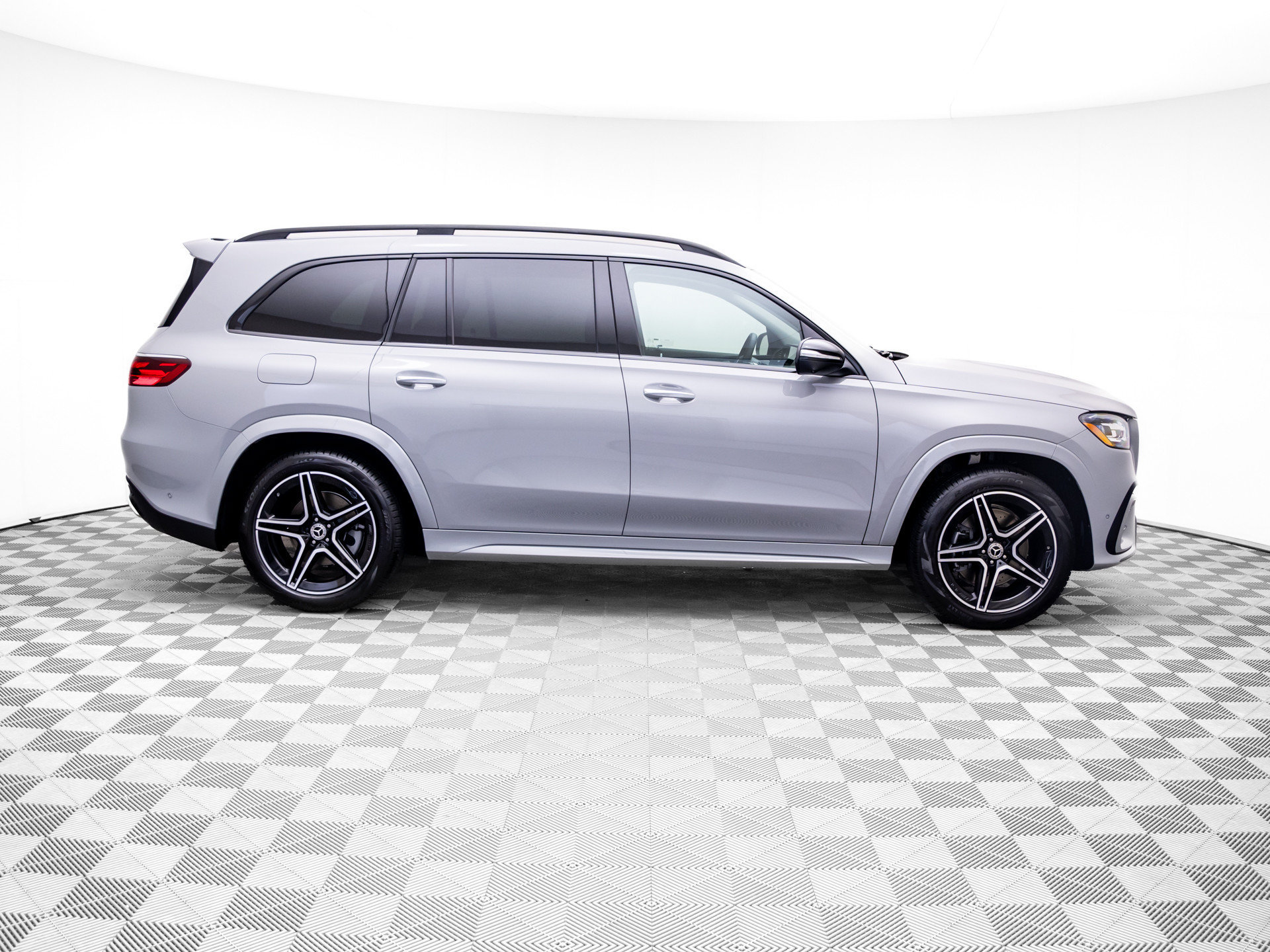 New 2026 Mercedes-Benz GLS 450 4MATIC image 6