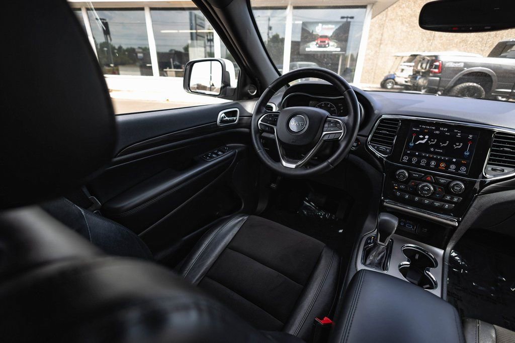 Used 2022 Jeep Grand Cherokee Laredo X image 21