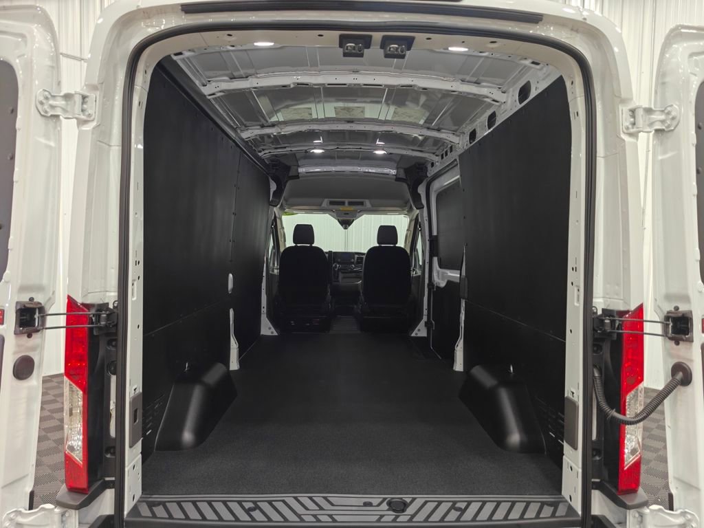Used 2025 Ford Transit 150 148 Medium Roof w/ Load Area Protection Package image 31