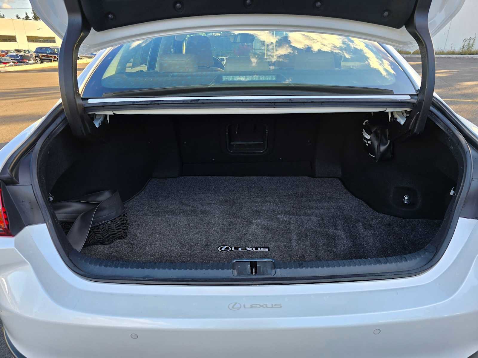 Used 2019 Lexus ES 300h w/ Premium Package FWD image 14
