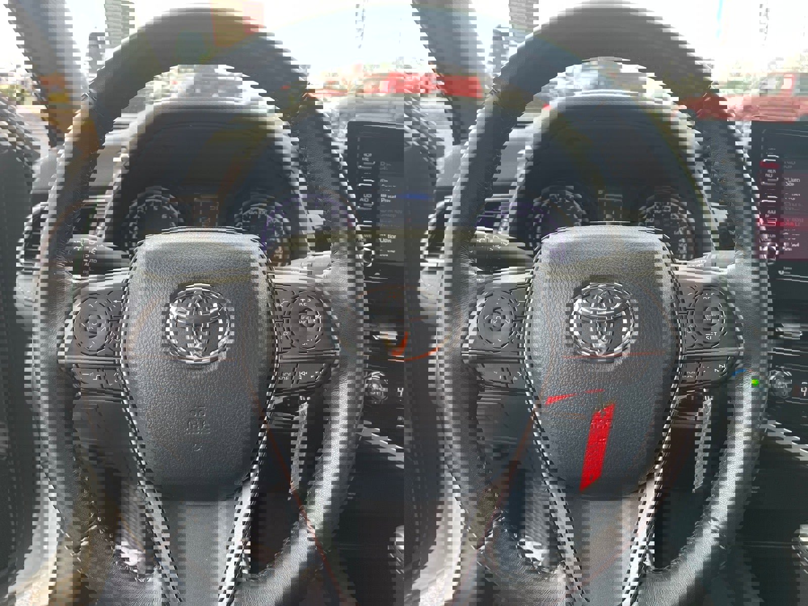 Used 2024 Toyota Camry SE image 9