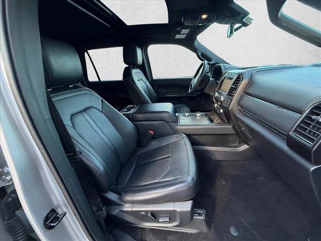 Used 2019 Ford Expedition Limited w/ Equipment Group 302A AWD/4WD image 24