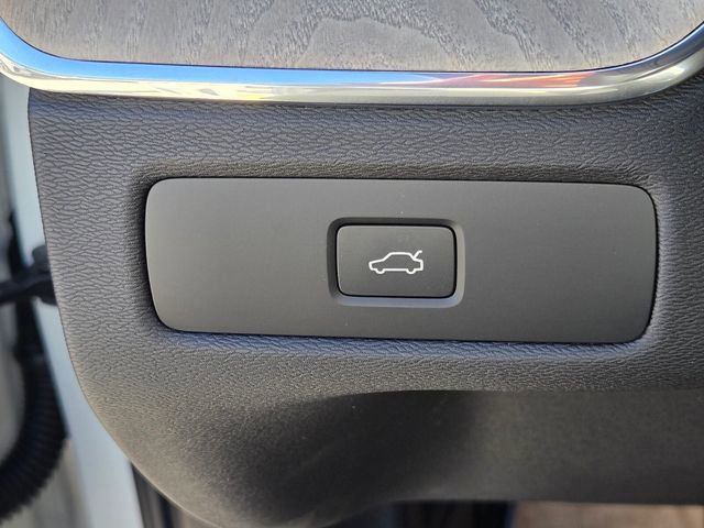 New 2026 Volvo XC60 B5 Plus w/ Protection Package Premier AWD/4WD image 28