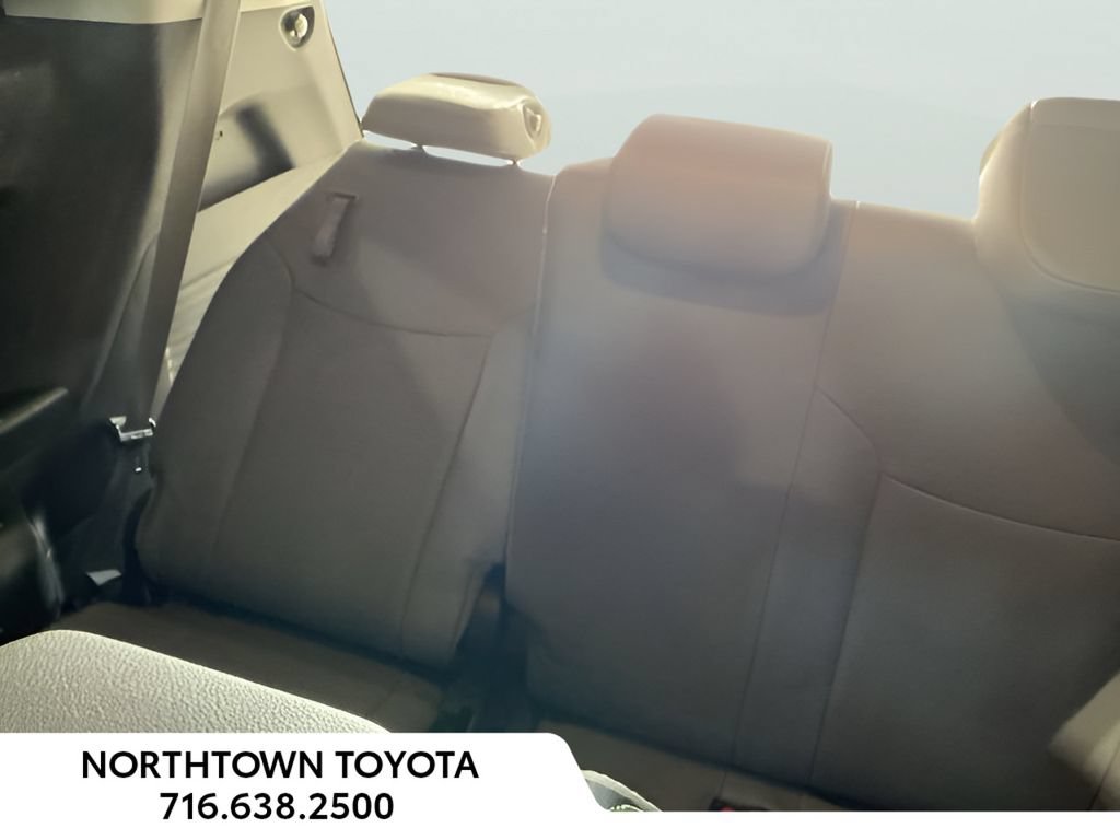 Used 2025 Toyota Sienna XLE FWD image 14