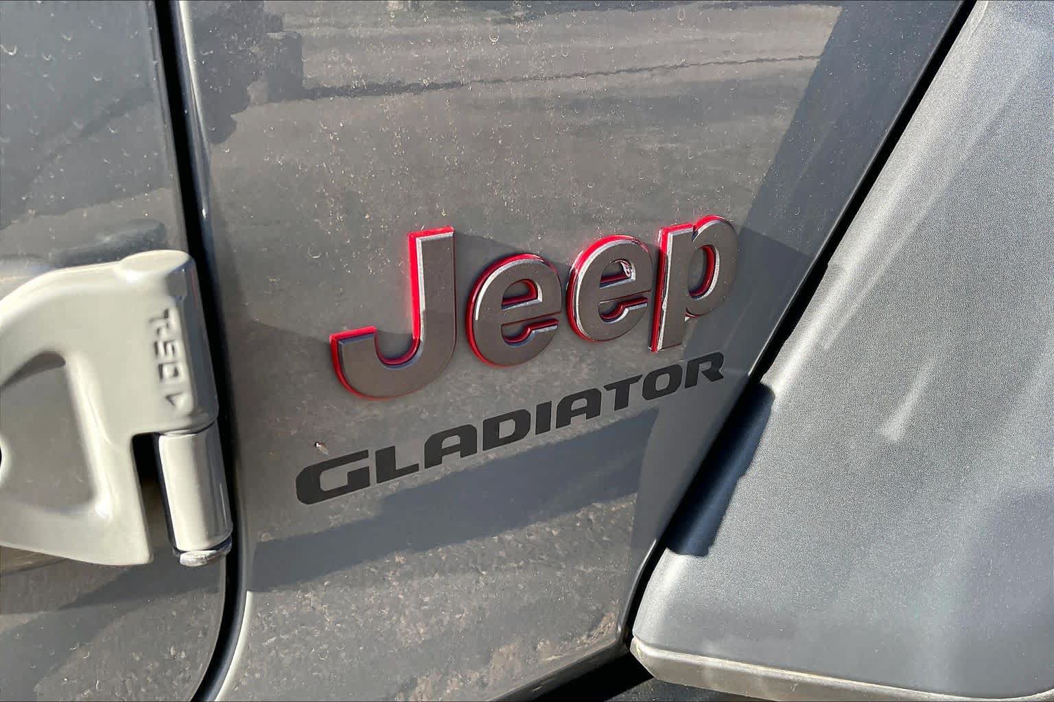 Used 2022 Jeep Gladiator Rubicon w/ Cold Weather Group AWD/4WD image 29