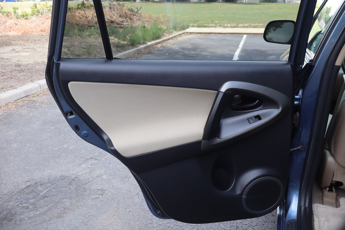 Used 2011 Toyota RAV4 4WD w/ Upgrade Value Pkg image 25