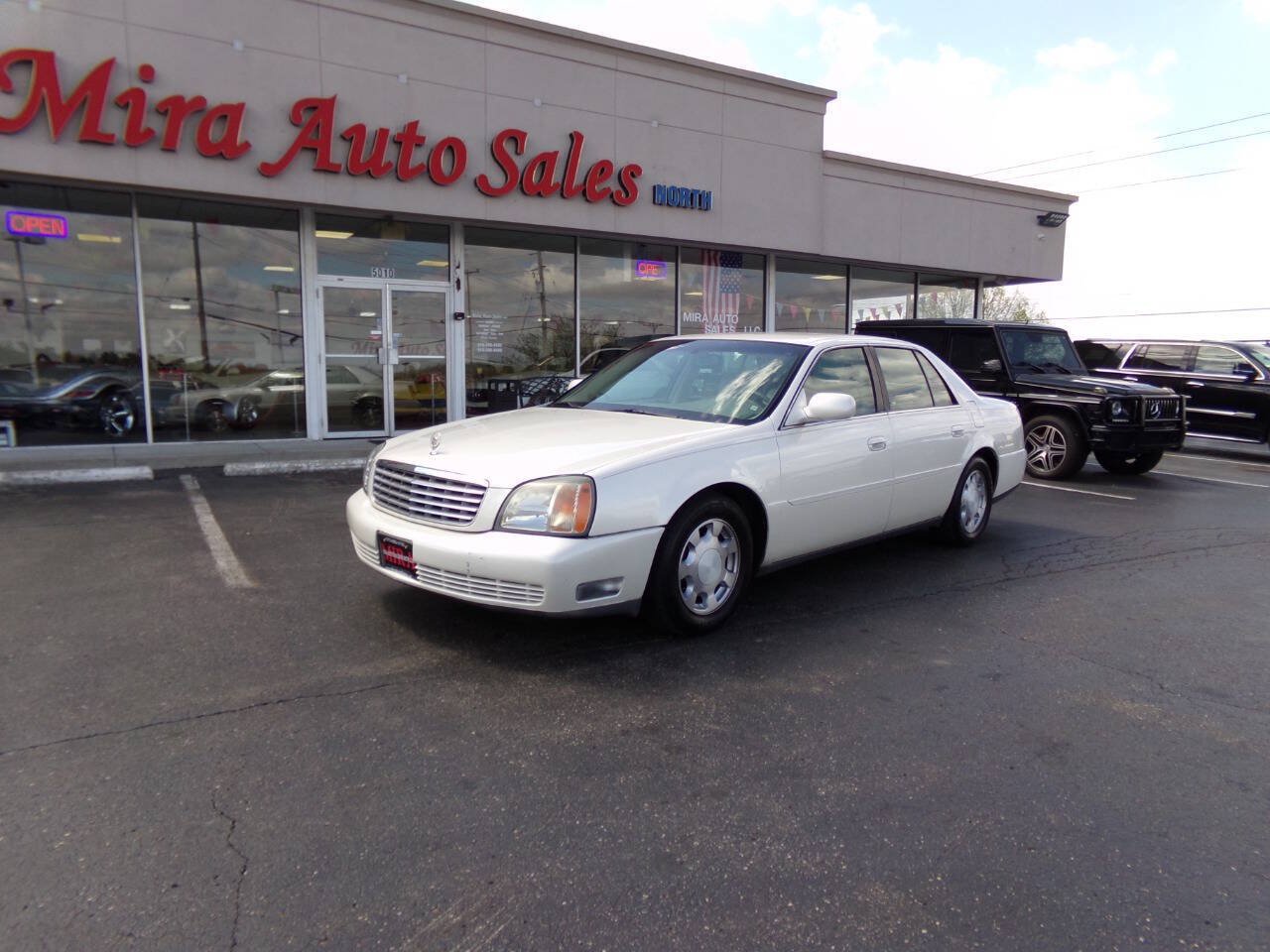 Used 2001 Cadillac De Ville FWD image 2