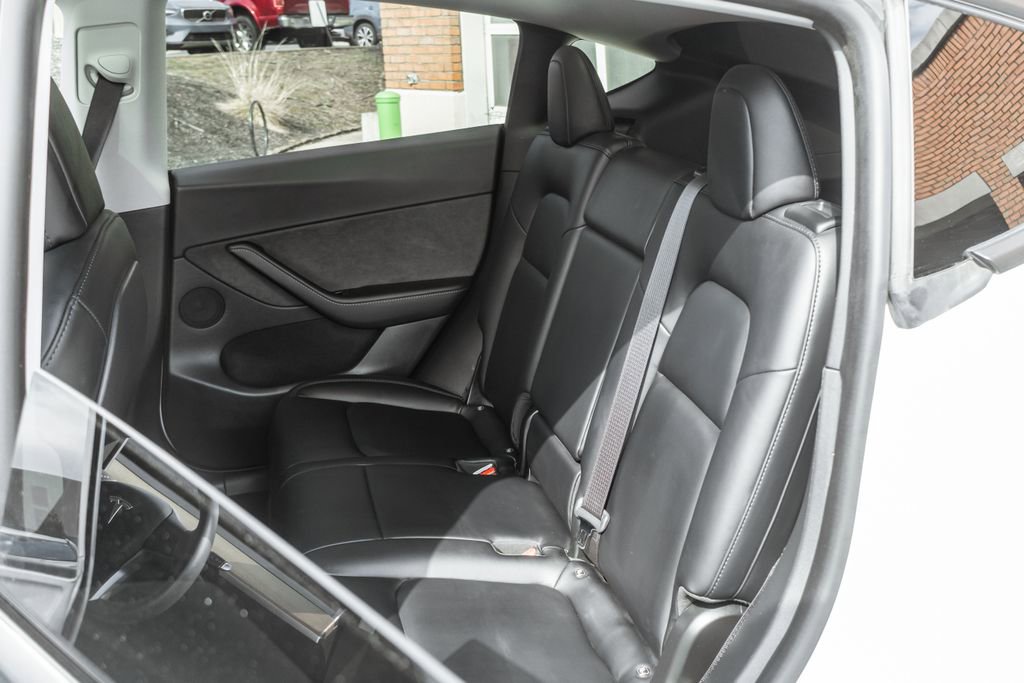 Used 2021 Tesla Model Y Long Range image 26