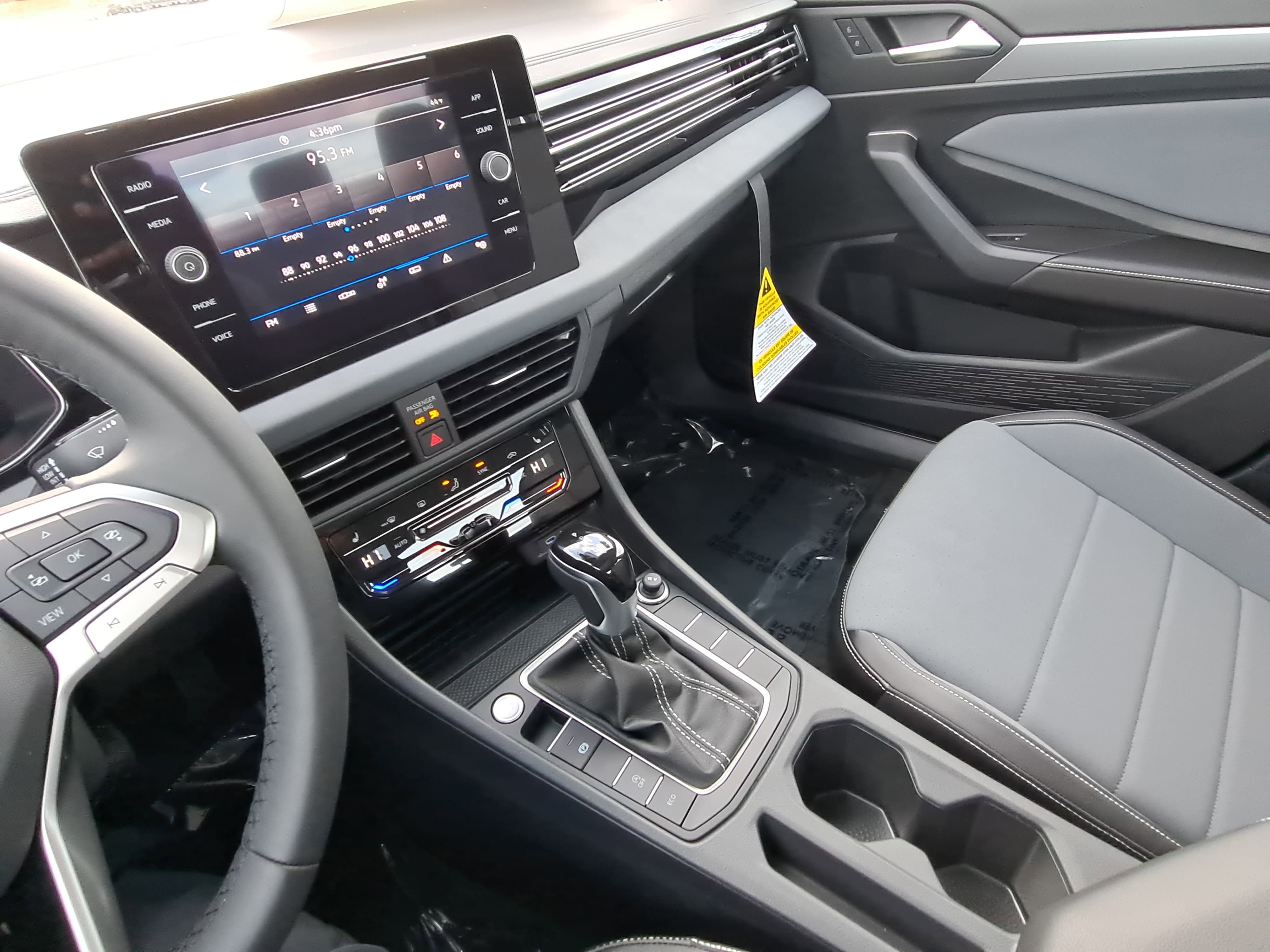 New 2026 Volkswagen Jetta SE FWD image 24
