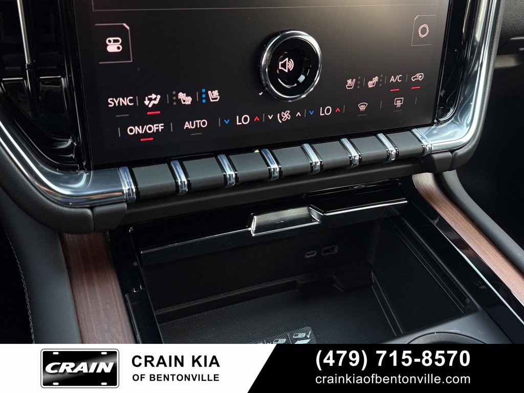 Used 2026 GMC Yukon XL Denali w/ Denali Reserve Package AWD/4WD image 17