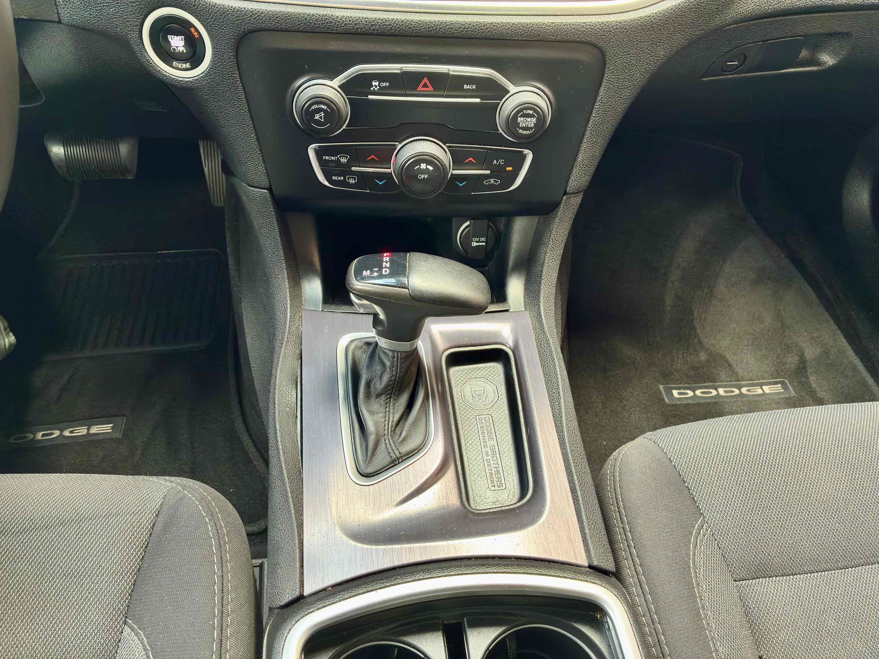 Used 2015 Dodge Charger SE RWD image 25