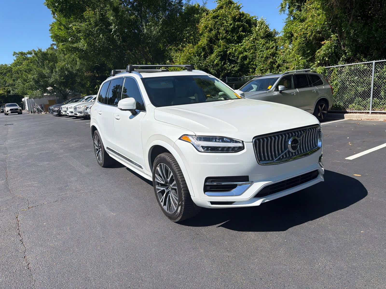 Used 2022 Volvo XC90 T8 Inscription Expression AWD/4WD image 2