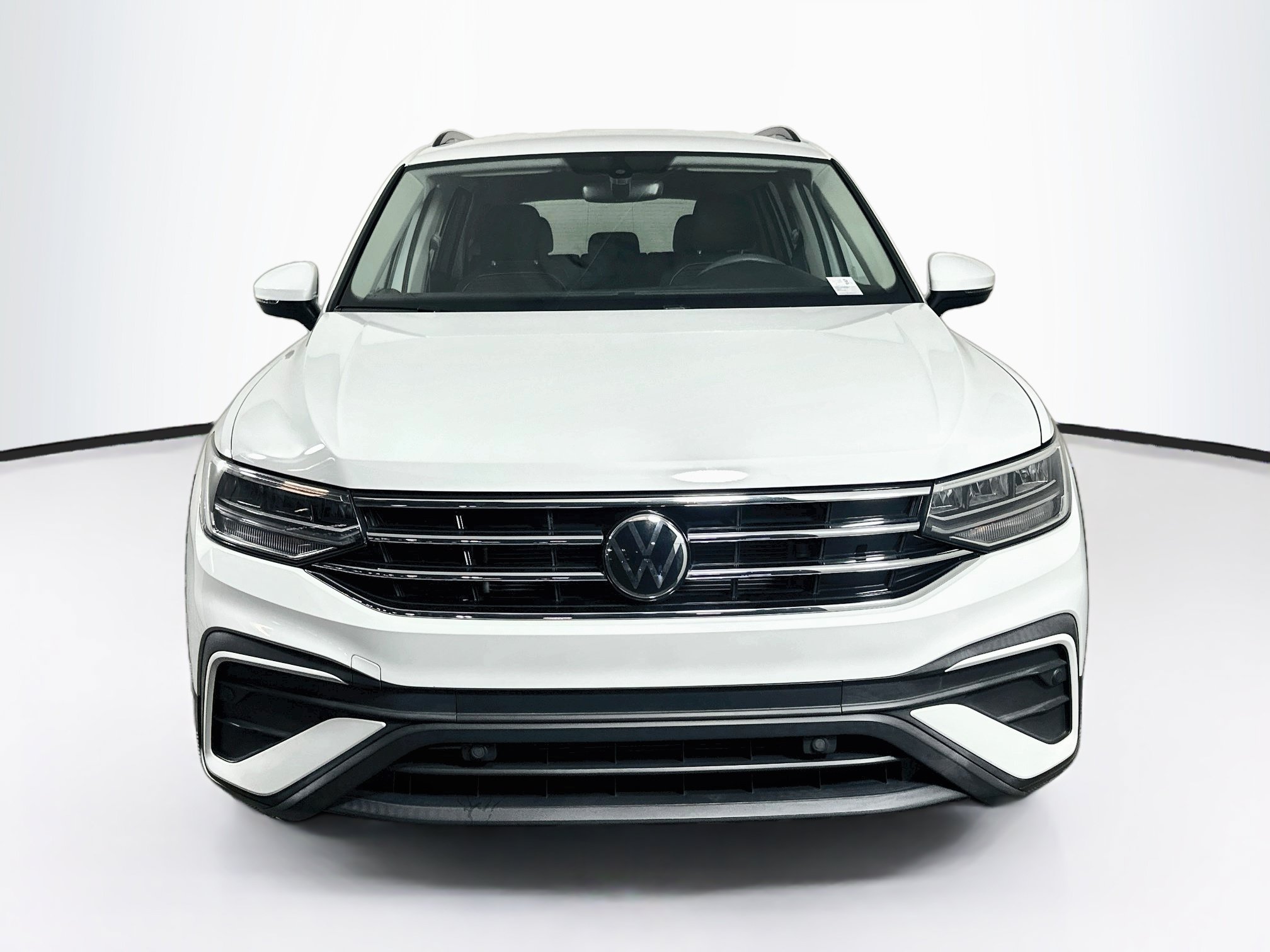 Used 2023 Volkswagen Tiguan S FWD image 2