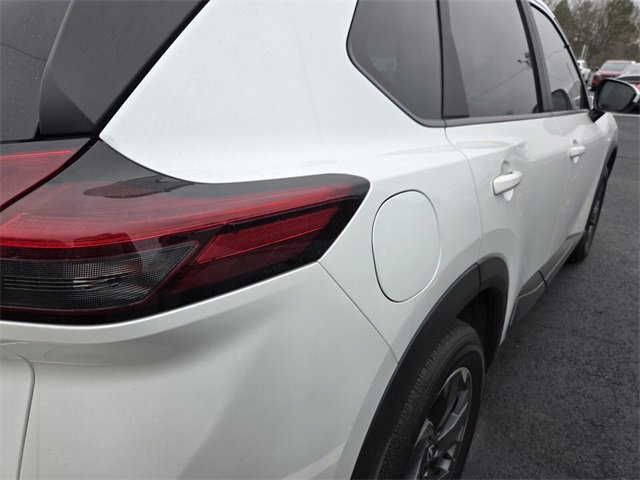 Used 2025 Nissan Rogue SV image 7