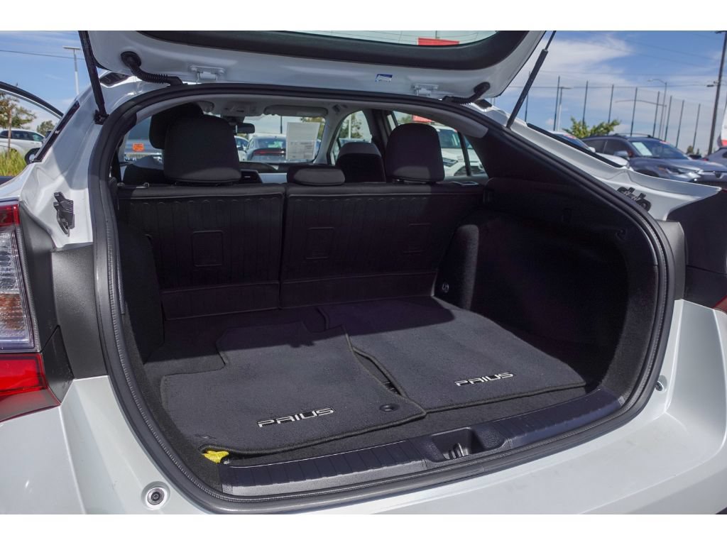 Used 2022 Toyota Prius LE FWD image 21
