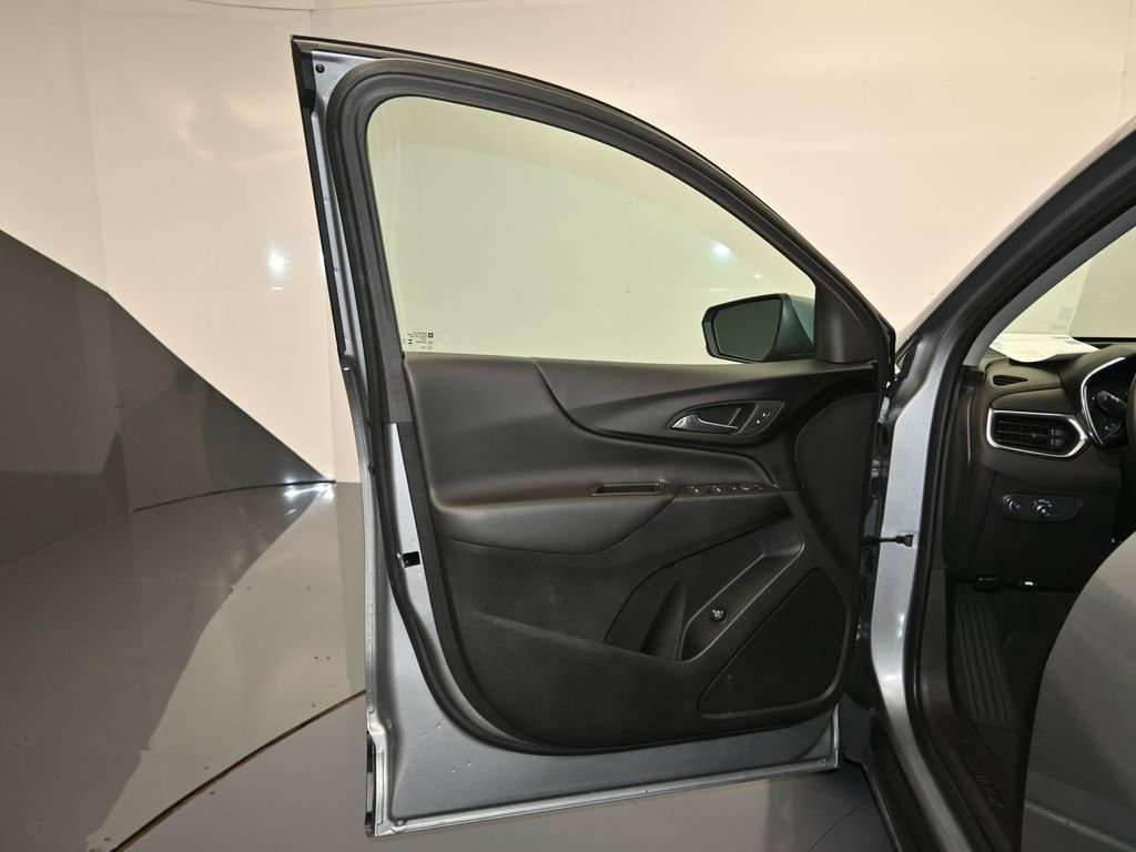 Used 2024 Chevrolet Equinox LT image 11