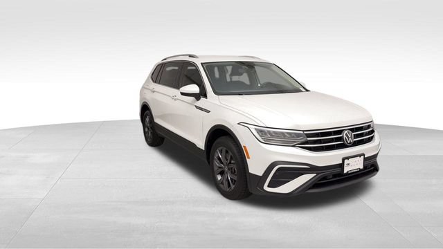 Used 2023 Volkswagen Tiguan SE AWD/4WD image 8
