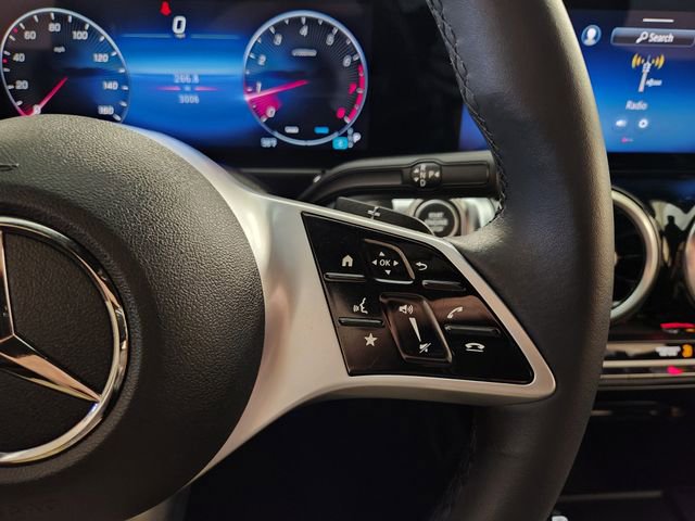 Used 2025 Mercedes-Benz GLB 250 GLB 250 image 28