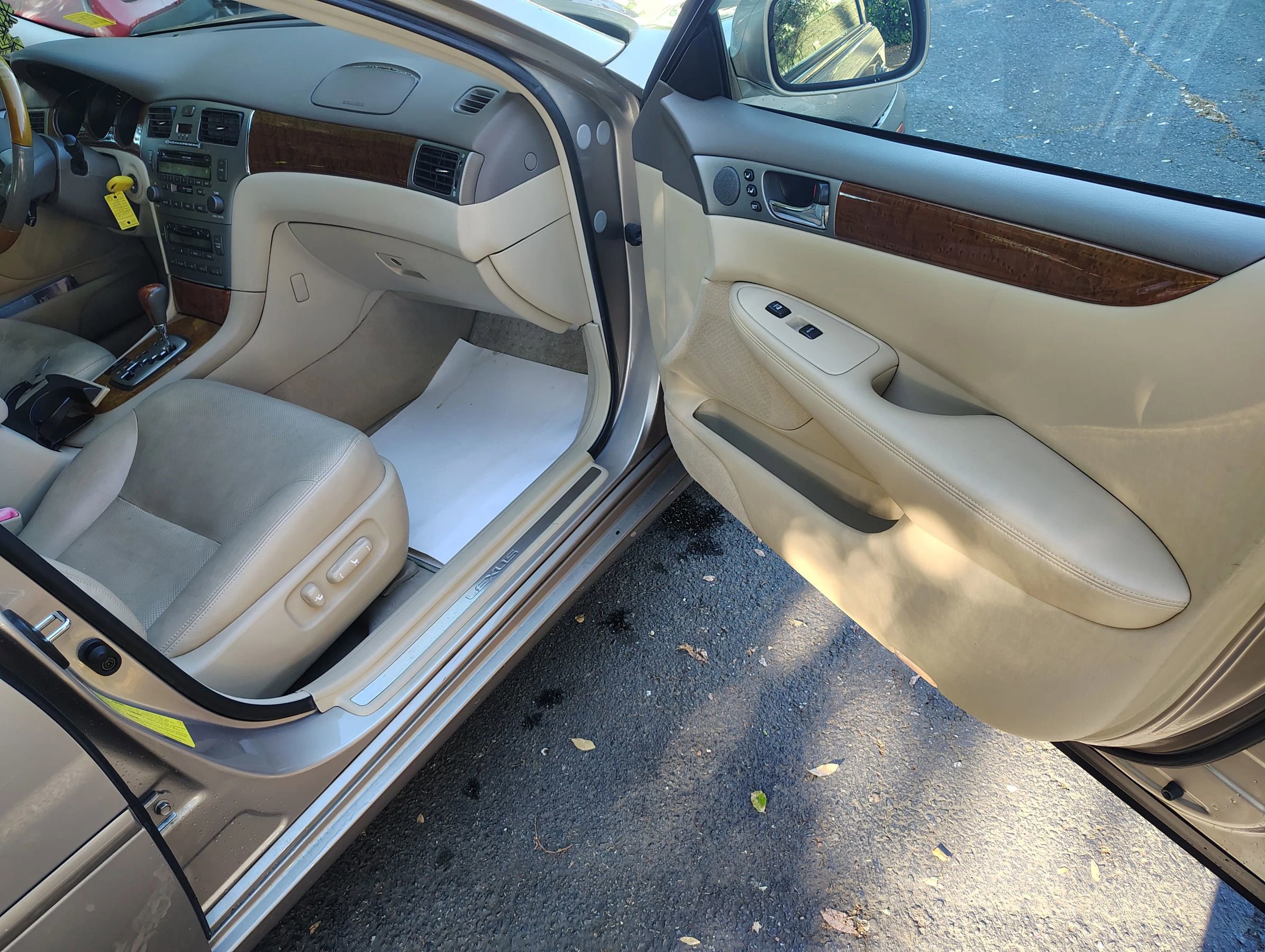 Used 2005 Lexus ES 330 image 21