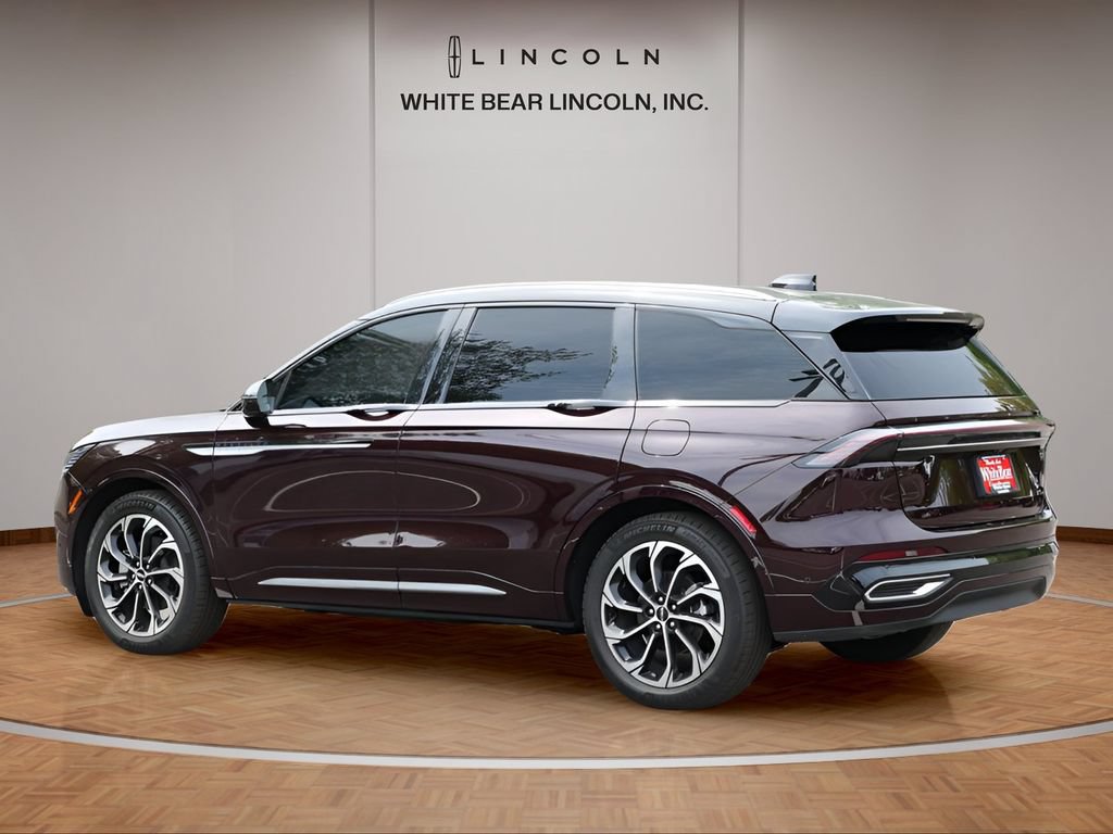 Used 2024 Lincoln Nautilus Reserve w/ Equipment Group 203A AWD/4WD image 7