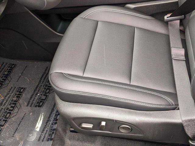 New 2025 Chevrolet Traverse LT image 4