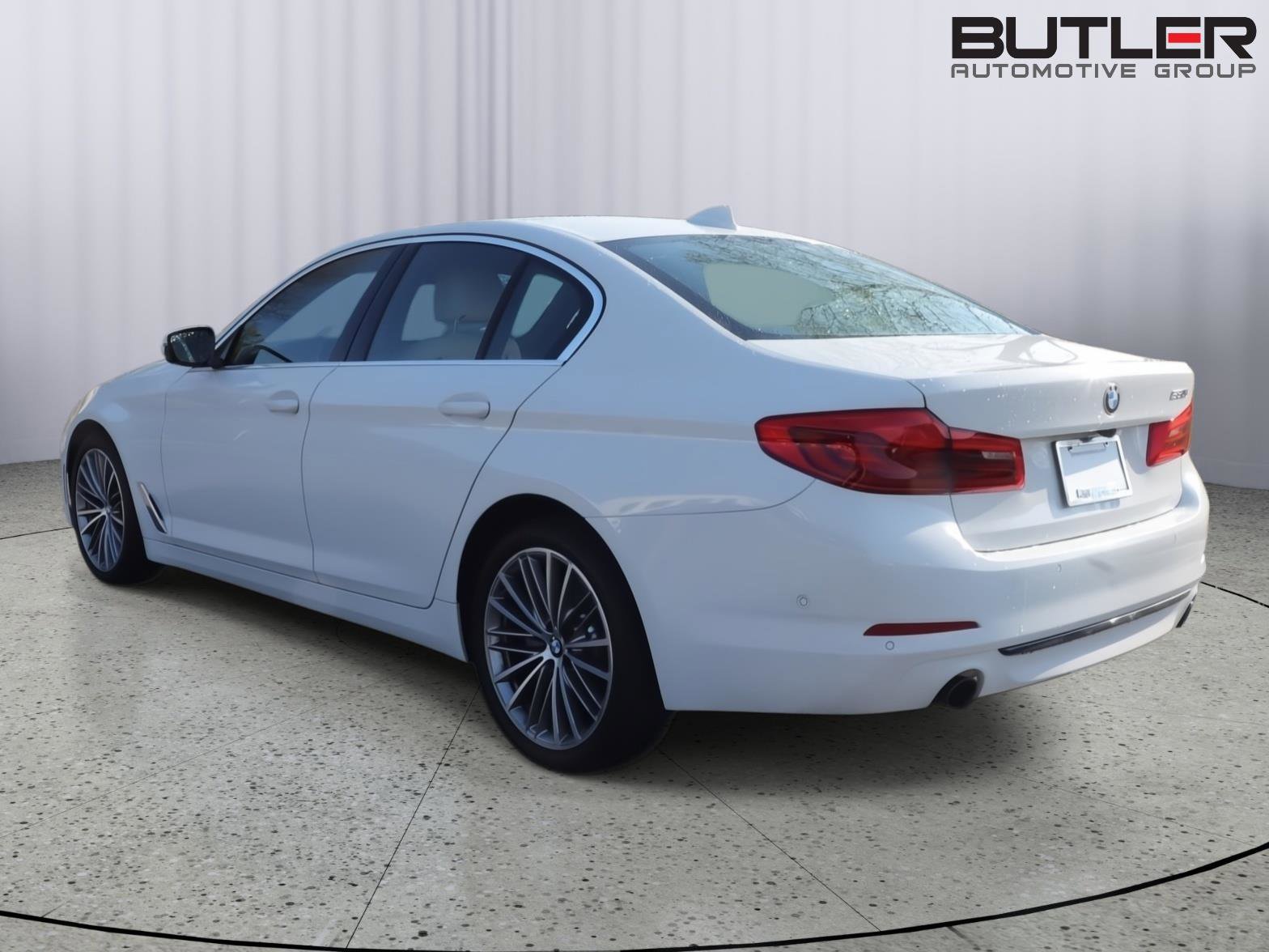 Used 2020 BMW 530i w/ Premium Package image 4