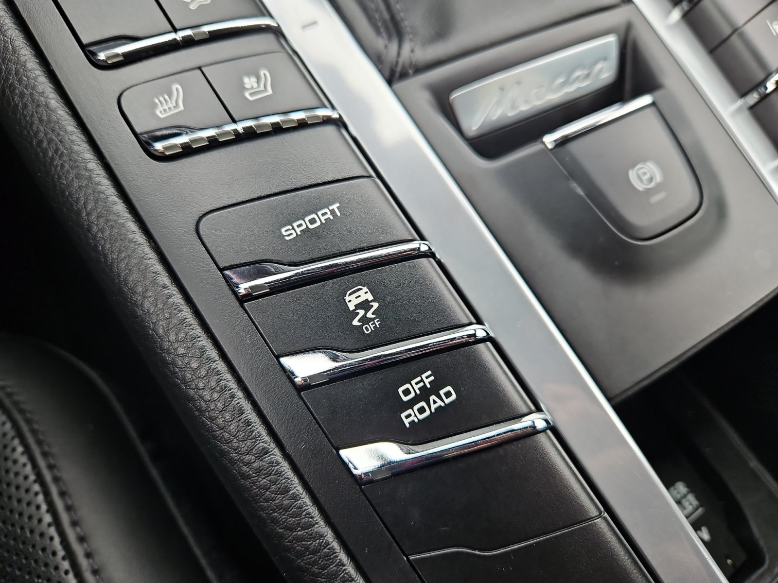 Used 2020 Porsche Macan AWD/4WD image 25