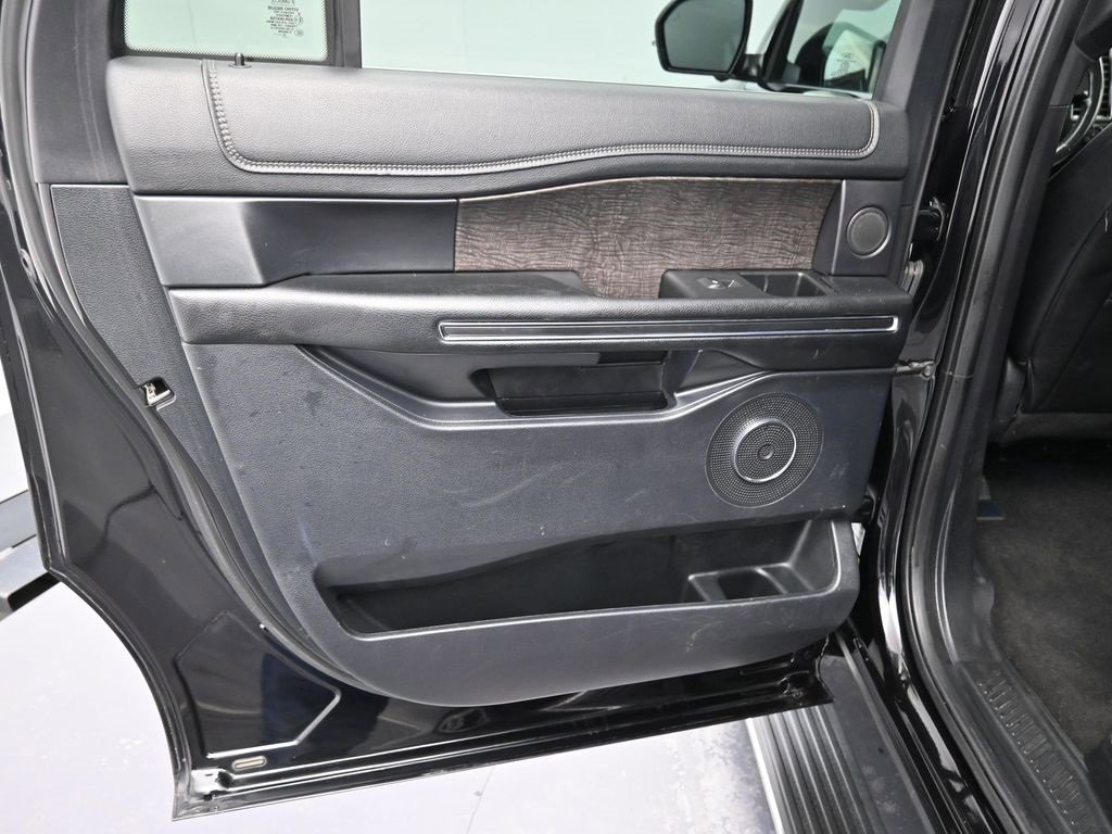 Used 2021 Ford Expedition Max Limited image 24
