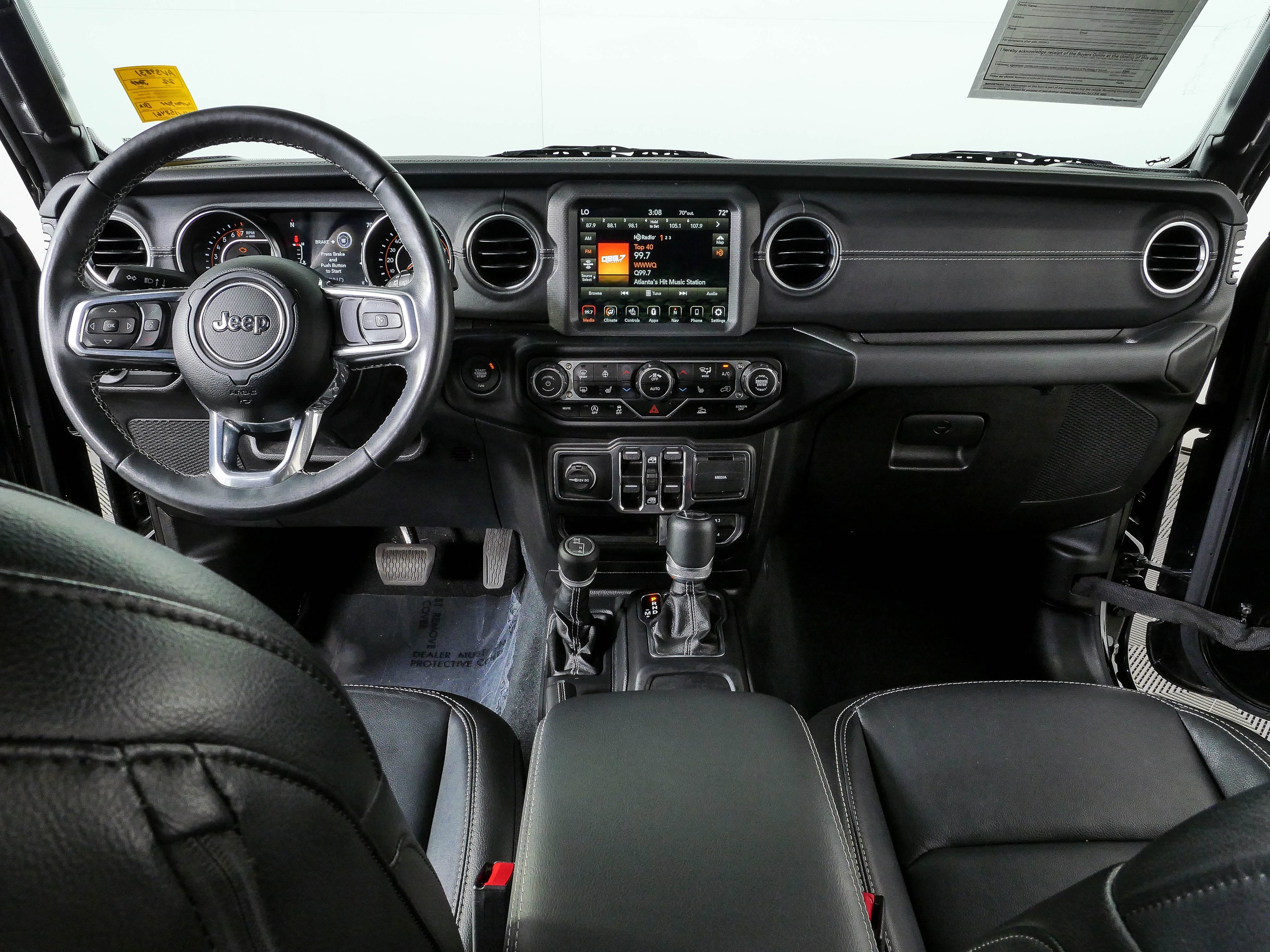 Used 2022 Jeep Wrangler Unlimited Sahara w/ LED Lighting Group AWD/4WD image 18