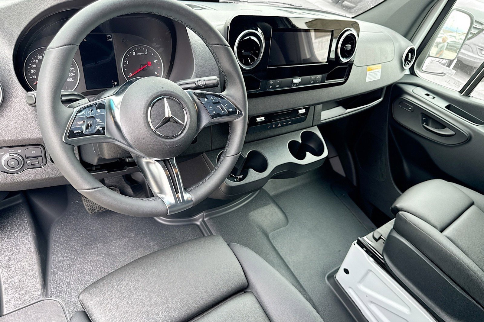 New 2025 Mercedes-Benz Sprinter 2500 image 9